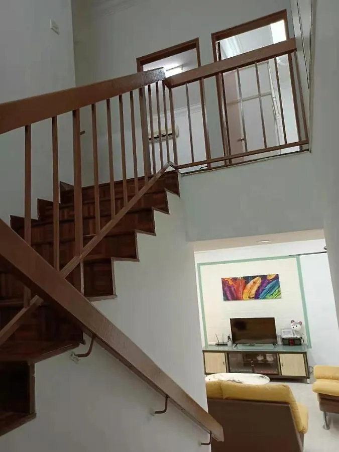Holiday home 12 To 16 Guests Homestay - Happy Home Taman Bukit Kempas Johor Bahru