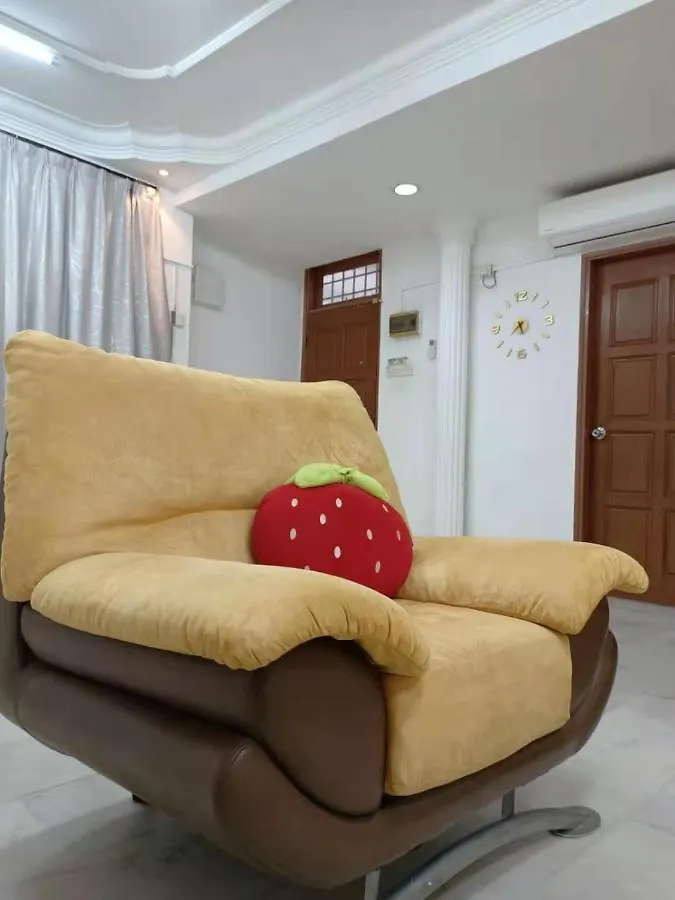 12 To 16 Guests Homestay - Happy Home Taman Bukit Kempas Johor Bahru